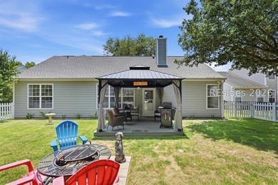 Welcome home to this meticulously maintained, move-in ready - photo 26