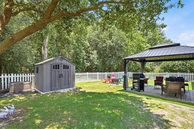 Welcome home to this meticulously maintained, move-in ready - photo 28
