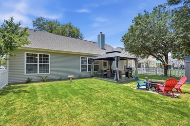 Welcome home to this meticulously maintained, move-in ready - photo 29