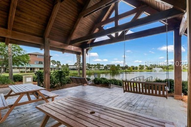 Welcome home to this meticulously maintained, move-in ready - photo 31