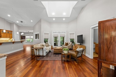 This 4bd PLUS carriage house is tucked away on a secluded - photo 5