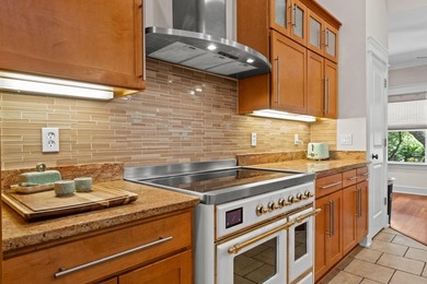 This 4bd PLUS carriage house is tucked away on a secluded - photo 10
