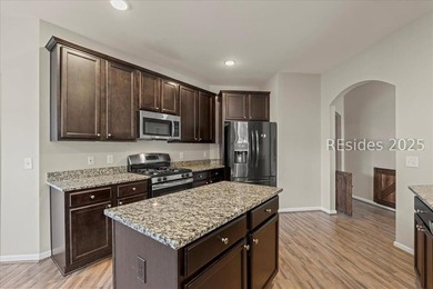 Stunning, move-in-ready 3-bedroom, 2.5-bath home in sought-after - photo 9