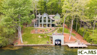 Fully reimagined lakefront on Lake Toxaway. The sellers - photo 1