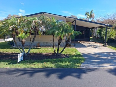 WATERFRONT - 2 Bedroom / 2 Bath home located in the pet-friendly - photo 2