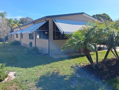 WATERFRONT - 2 Bedroom / 2 Bath home located in the pet-friendly - photo 3