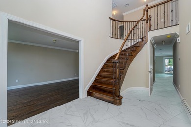 WELCOME TO YOUR DREAM COLONIAL HOME LOCATED IN THE HEART OF - photo 3