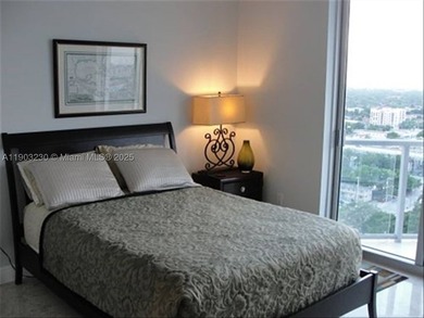 CORNER unit, large 1,212 sq ft, 2 beds / 2.5 baths, tastefully - photo 7