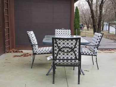 Lake Living at its finest. Don't miss this 2 Bedroom 1 Bathroom - photo 6