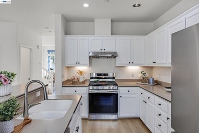 Welcome to 105 Chesapeake Drive, a beautifully maintained home - photo 18