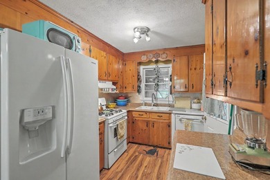 This quaint brick ranch is the perfect starter home or first - photo 18