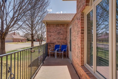 Welcome Home to *Garden Home Magnifique*! This Truitt Craft