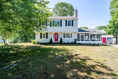 Looking for a beach house or one that feels like it! This home - photo 1