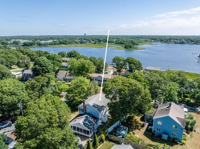Looking for a beach house or one that feels like it! This home - photo 2