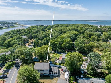 Looking for a beach house or one that feels like it! This home - photo 3