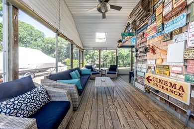Looking for a beach house or one that feels like it! This home - photo 9