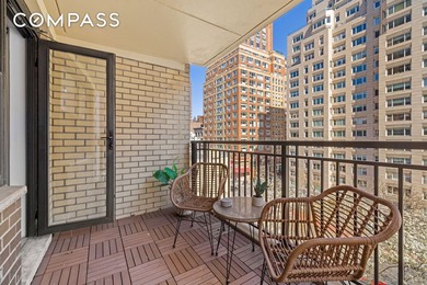 Residence 6A at The Kenilworth is a well-maintained and - photo 7