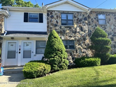 Welcome to 27 Bradley Court most sought Willowbrook, Near - photo 1