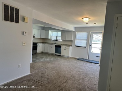 Welcome to 27 Bradley Court most sought Willowbrook, Near - photo 2