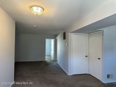 Welcome to 27 Bradley Court most sought Willowbrook, Near - photo 8