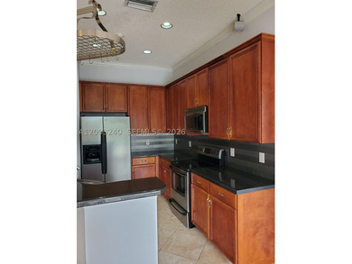 Beautifully maintained 3-bedroom, 2-bath home with a 2-car - photo 6