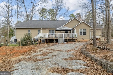 This 3 bedroom, 2 bath home is located in the lovely Hillandale - photo 11