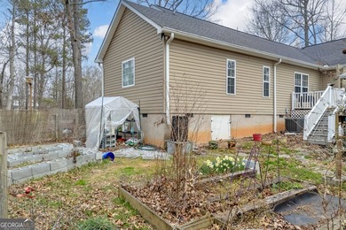 This 3 bedroom, 2 bath home is located in the lovely Hillandale - photo 13