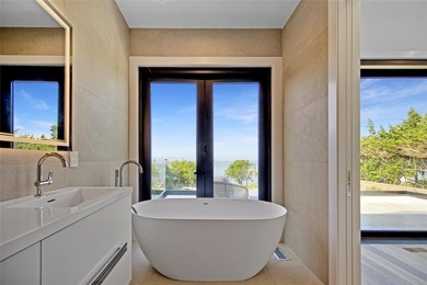Breathtaking Waterfront Estate with Panoramic Bay Views. Located - photo 13