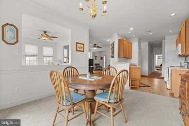 Welcome to easy coastal living just 3.5 miles from the beach! - photo 14