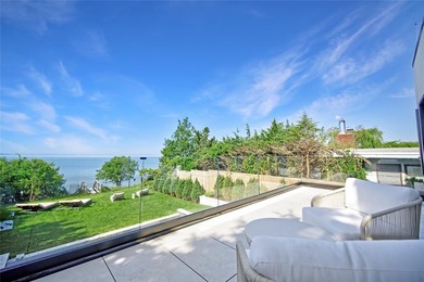 Breathtaking Waterfront Estate with Panoramic Bay Views. Located - photo 14