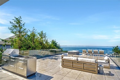 Breathtaking Waterfront Estate with Panoramic Bay Views. Located - photo 18
