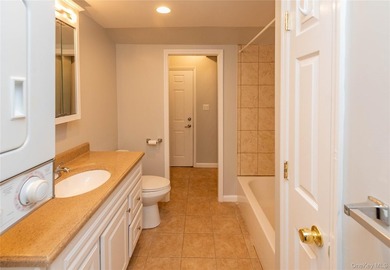Welcome to your new sanctuary in the sought-after Lake Sapphire - photo 19
