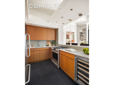 *A Design-Driven West Village Loft with Architectural Details - photo 5