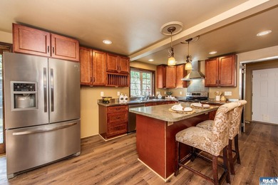 Spacious and beautifully updated 3-bedroom, 3-bath home on 2.80 - photo 26