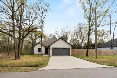 Cedar Creek Lake Home For Sale in Payne Springs Texas