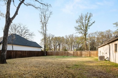 2 fenced lots, 1 great house! Priced well below Henderson County - photo 3