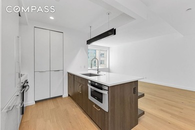 Welcome to this refined studio/home office, one-bathroom - photo 3