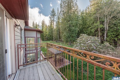 Spacious and beautifully updated 3-bedroom, 3-bath home on 2.80 - photo 38