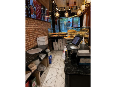 Exceptional opportunity to acquire a fully equipped pizzeria in - photo 3