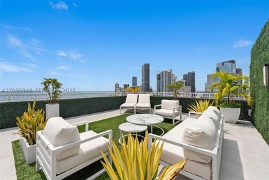 Unique, modern multi-level penthouse in the highly desirable - photo 4