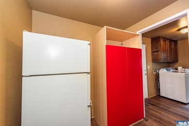 Spacious and beautifully updated 3-bedroom, 3-bath home on 2.80 - photo 46