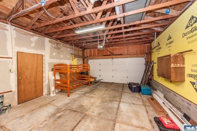 Spacious and beautifully updated 3-bedroom, 3-bath home on 2.80 - photo 48