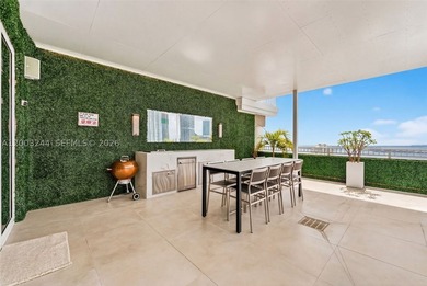 Unique, modern multi-level penthouse in the highly desirable - photo 9