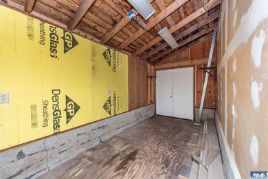Spacious and beautifully updated 3-bedroom, 3-bath home on 2.80 - photo 49
