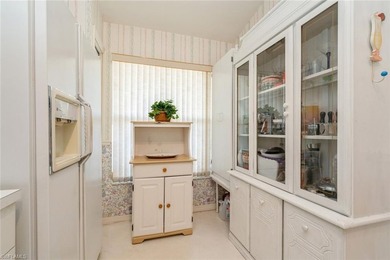Hello buyers. Please buy our condo. Beautiful area with so much - photo 3