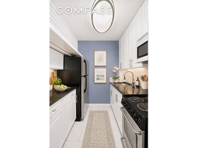 A rare opportunity to own a beautifully renovated loft-style - photo 3