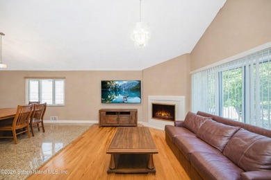 Welcome to 52 Vineland Avenue located in Huguenot. Spacious & - photo 6