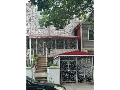 Beautiful Signle Family Duplex Home near Transportation - photo 1