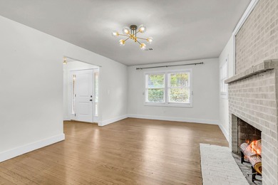 Welcome to 1025 Manigault Dr! This updated 3-bedroom, 2-bath - photo 8