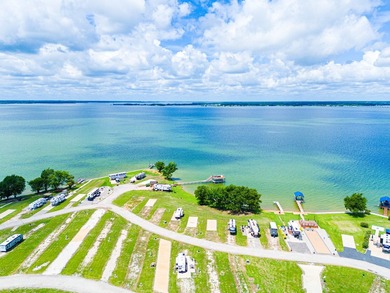 Wake up to breathtaking water views and enjoy the ultimate - photo 4